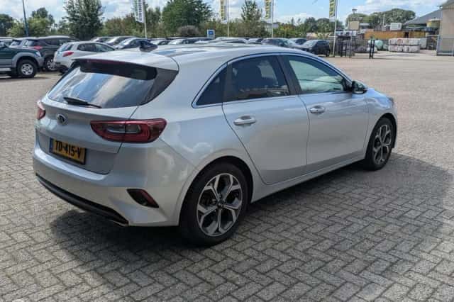 Kia Ceed (2018) thumbnail 5
