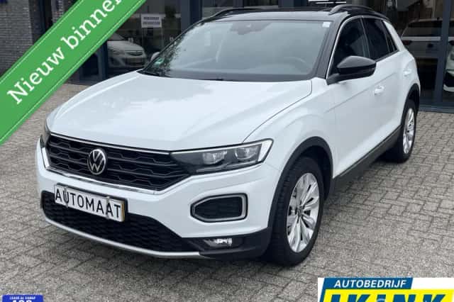 Volkswagen T-Roc (2022) thumbnail 1