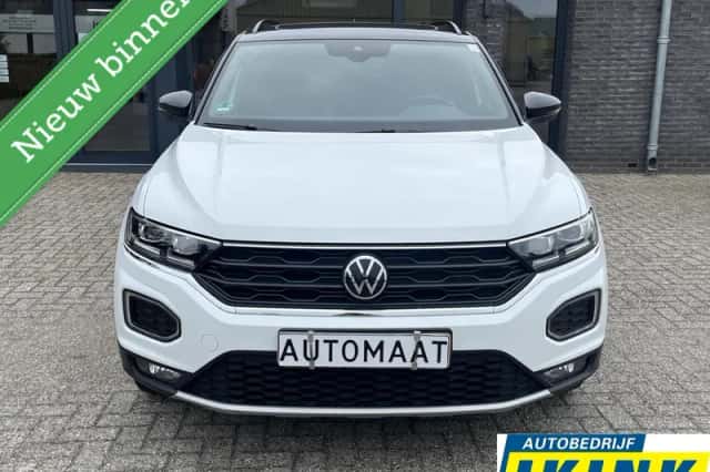 Volkswagen T-Roc (2022) thumbnail 2