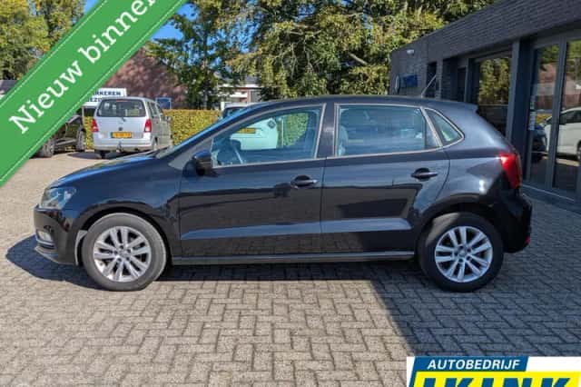 Volkswagen Polo (2015) thumbnail 2