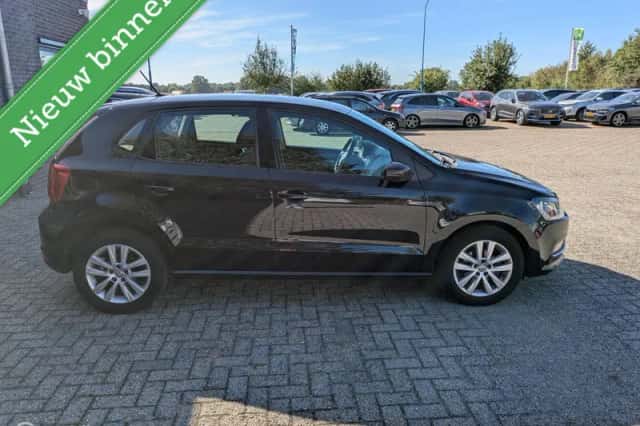 Volkswagen Polo (2015) thumbnail 5