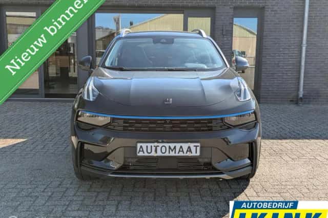 Lynk & Co 01 (2023) thumbnail 2