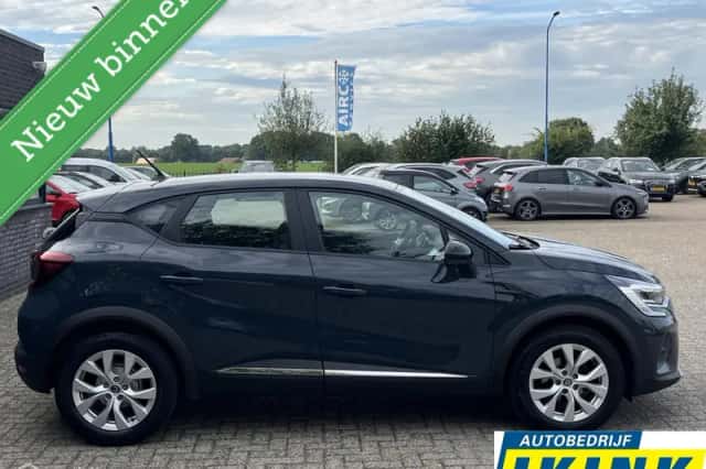 Renault Captur (2020) thumbnail 3