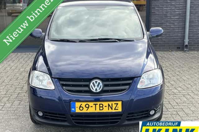 Volkswagen Fox (2006) thumbnail 2
