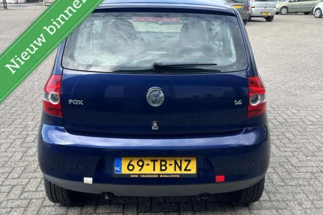 Volkswagen Fox (2006) thumbnail 4