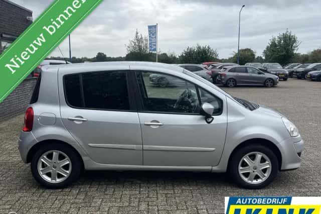 Renault Modus (2008) thumbnail 3