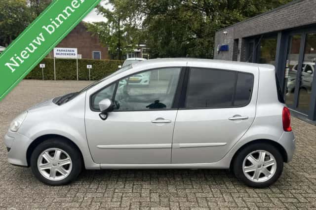 Renault Modus (2008) thumbnail 5