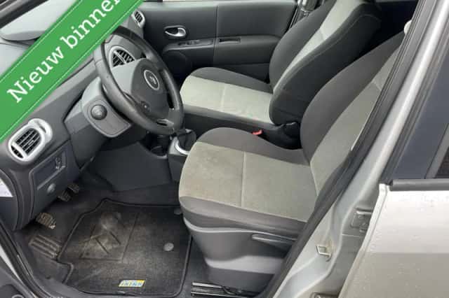 Renault Modus (2008) thumbnail 6