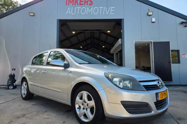 Opel Astra (2007) thumbnail 1