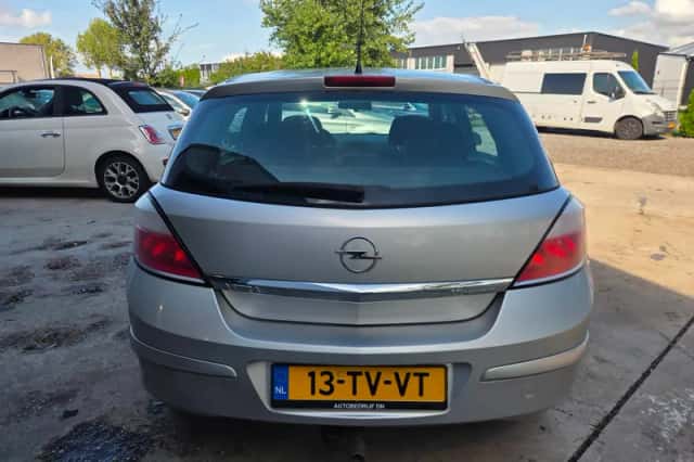 Opel Astra (2007) thumbnail 4