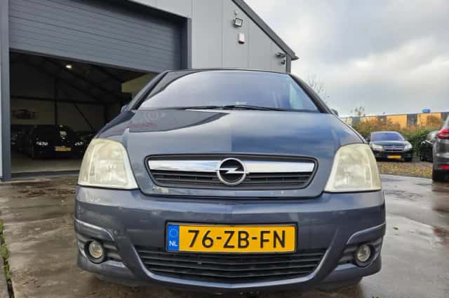 Opel Meriva (2008) thumbnail 3
