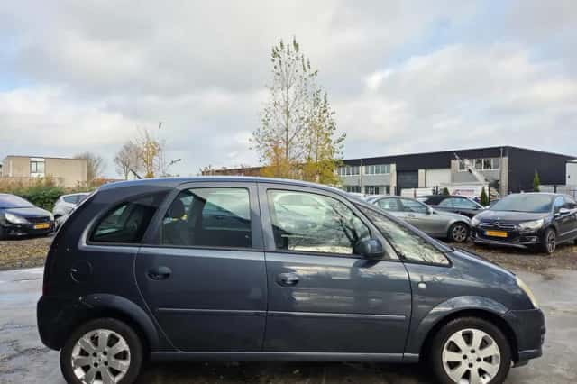 Opel Meriva (2008) thumbnail 5