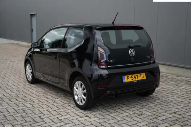 Volkswagen Up! (2016) thumbnail 3