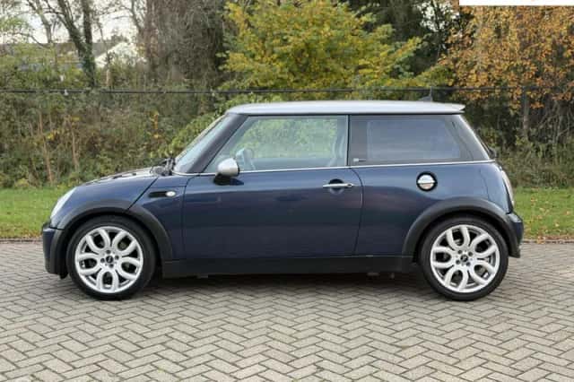 MINI Cooper (2006) thumbnail 2