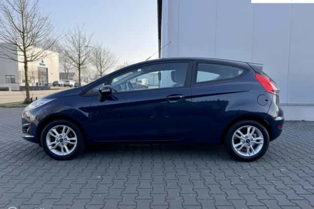 Ford Fiesta (2015) thumbnail 2