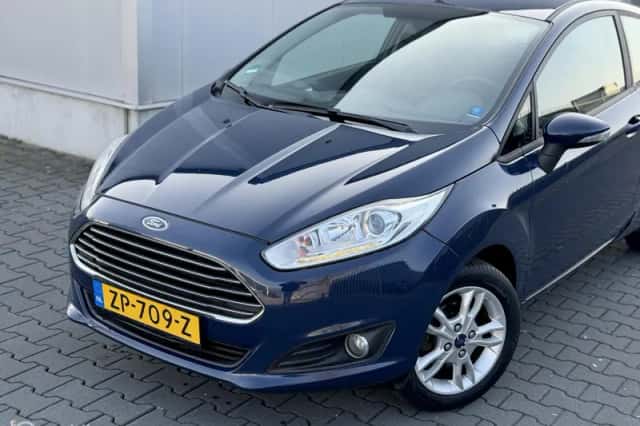 Ford Fiesta (2015) thumbnail 4