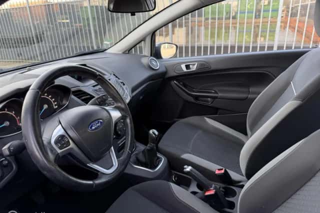 Ford Fiesta (2015) thumbnail 5