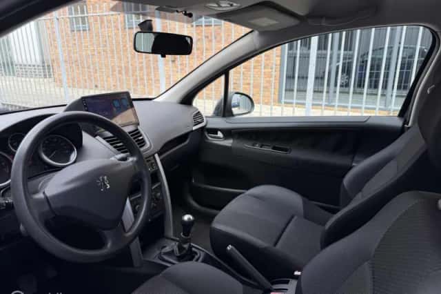 Peugeot 207 (2011) thumbnail 6