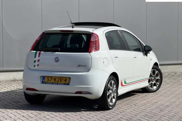 Fiat Grande Punto (2009) thumbnail 3