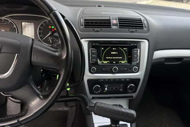 Škoda Octavia (2011) thumbnail 5
