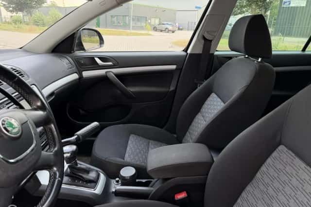 Škoda Octavia (2011) thumbnail 6
