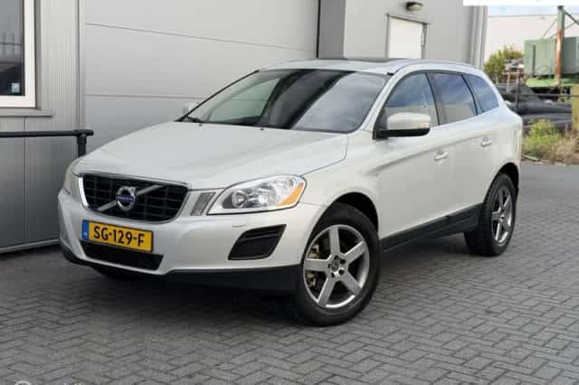 Volvo XC60 (2011) thumbnail 1