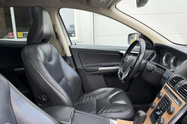Volvo XC60 (2011) thumbnail 4