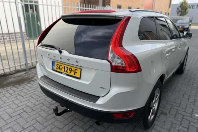 Volvo XC60 (2011) thumbnail 6