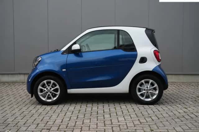 Smart ForTwo (2015) thumbnail 2