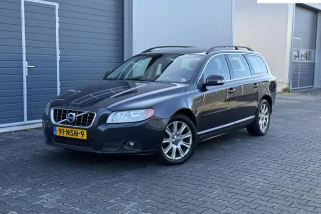 Volvo V70 (2010) thumbnail 1