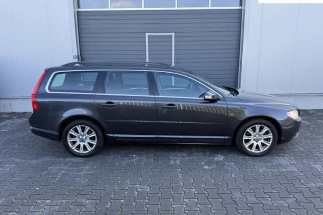 Volvo V70 (2010) thumbnail 2