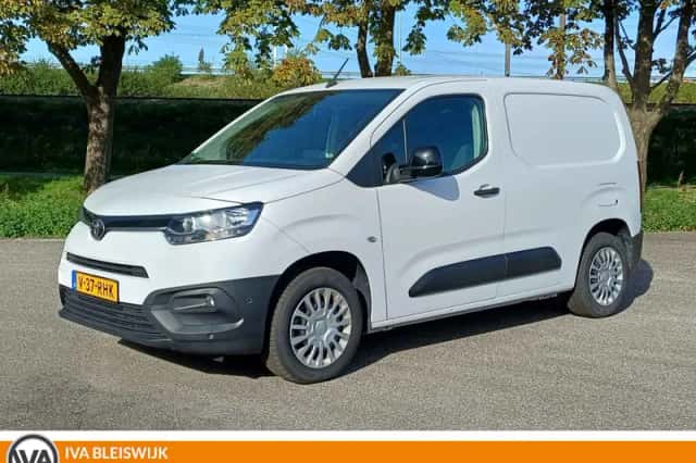 Toyota ProAce City (2023) thumbnail 1