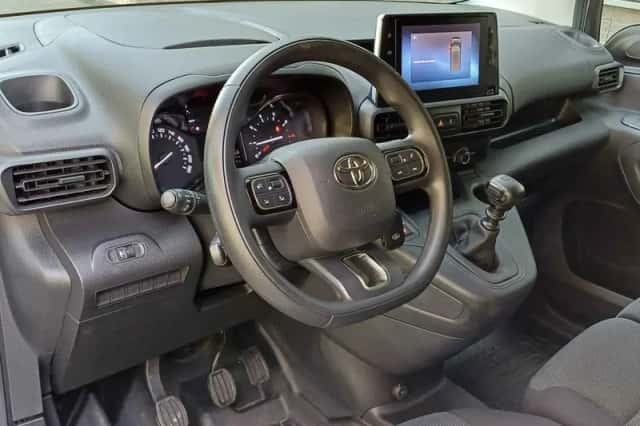 Toyota ProAce City (2023) thumbnail 4