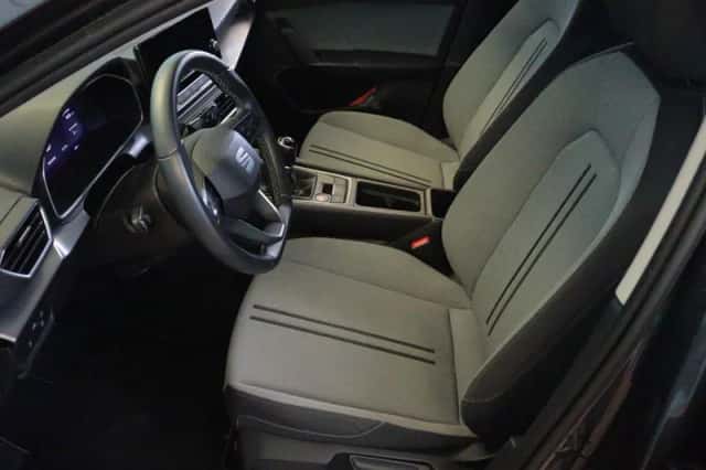 SEAT Leon (2021) thumbnail 4