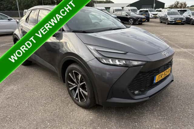 Toyota C-HR (2025) thumbnail 1