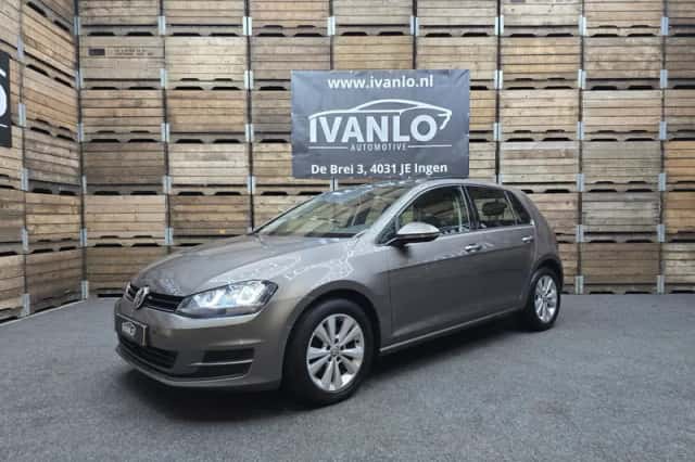 Volkswagen Golf (2015) thumbnail 1