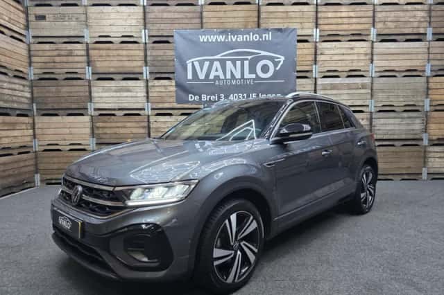 Volkswagen T-Roc (2023) thumbnail 1
