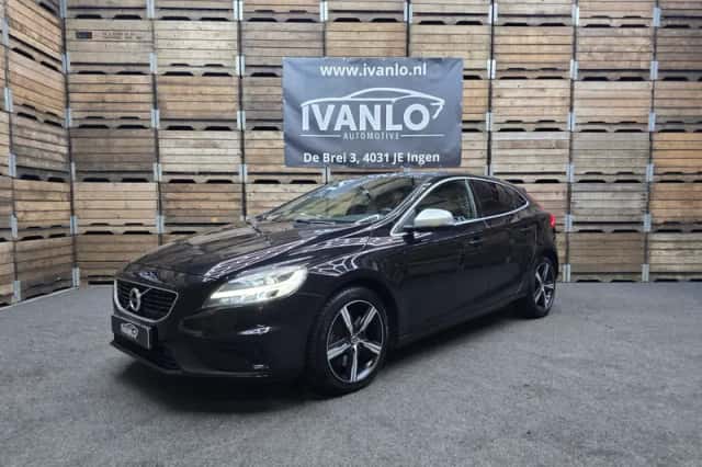 Volvo V40 (2020) thumbnail 1