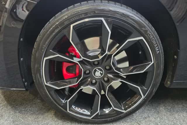 Škoda Octavia (2023) thumbnail 3