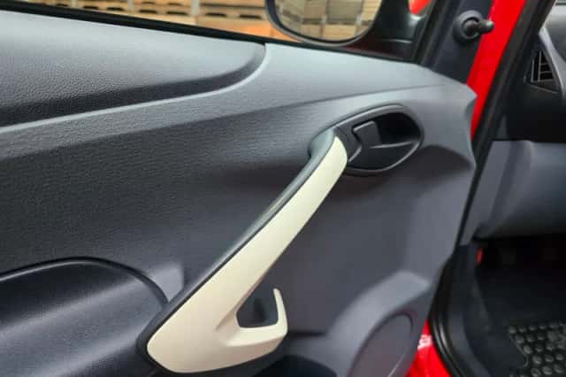 Ford Ka (2014) thumbnail 4