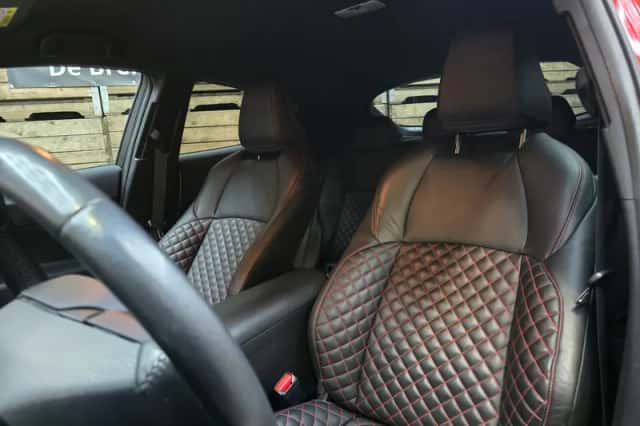 Toyota C-HR (2020) thumbnail 6