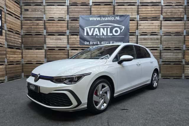 Volkswagen Golf (2021) thumbnail 1