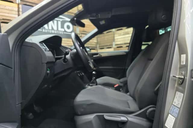 Volkswagen Tiguan (2019) thumbnail 5