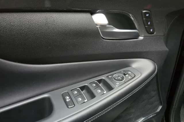 Hyundai Santa Fe (2023) thumbnail 4