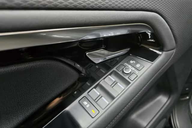 Land Rover Range Rover Evoque (2019) thumbnail 4