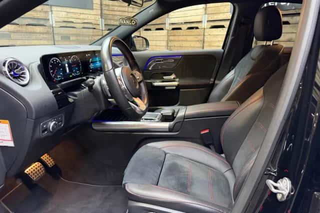 Mercedes-Benz GLA (2022) thumbnail 3
