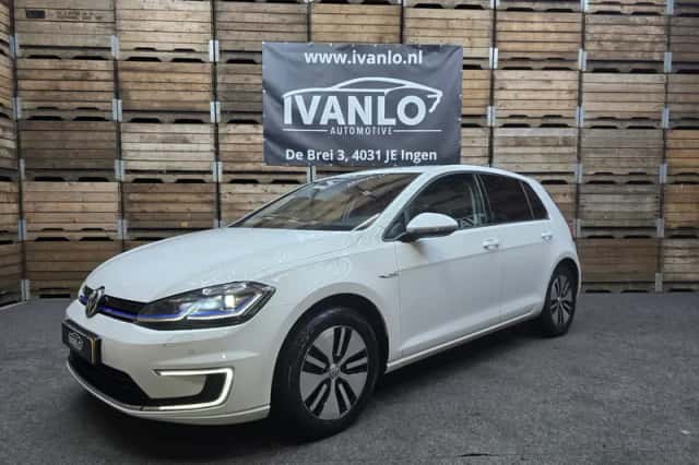 Volkswagen E-Golf (2017) thumbnail 1