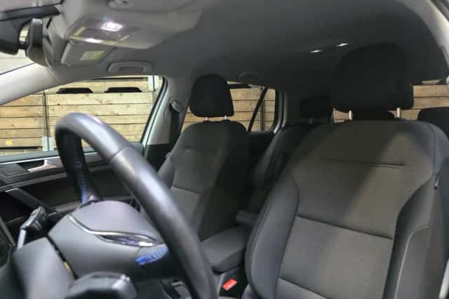 Volkswagen E-Golf (2017) thumbnail 6