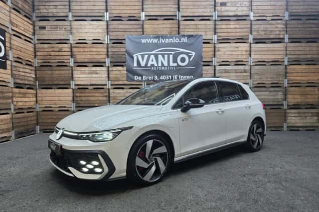 Volkswagen Golf (2025) thumbnail 1