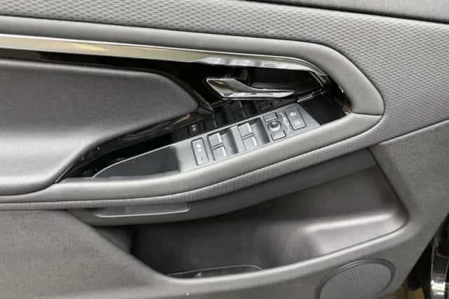Land Rover Range Rover Evoque (2022) thumbnail 4